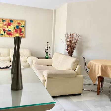 En Puerto Marina Apartamento